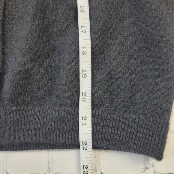 Bloomingdale’s woman’s black 100% cashmere embroidered button down cardigan M - Picture 7 of 11